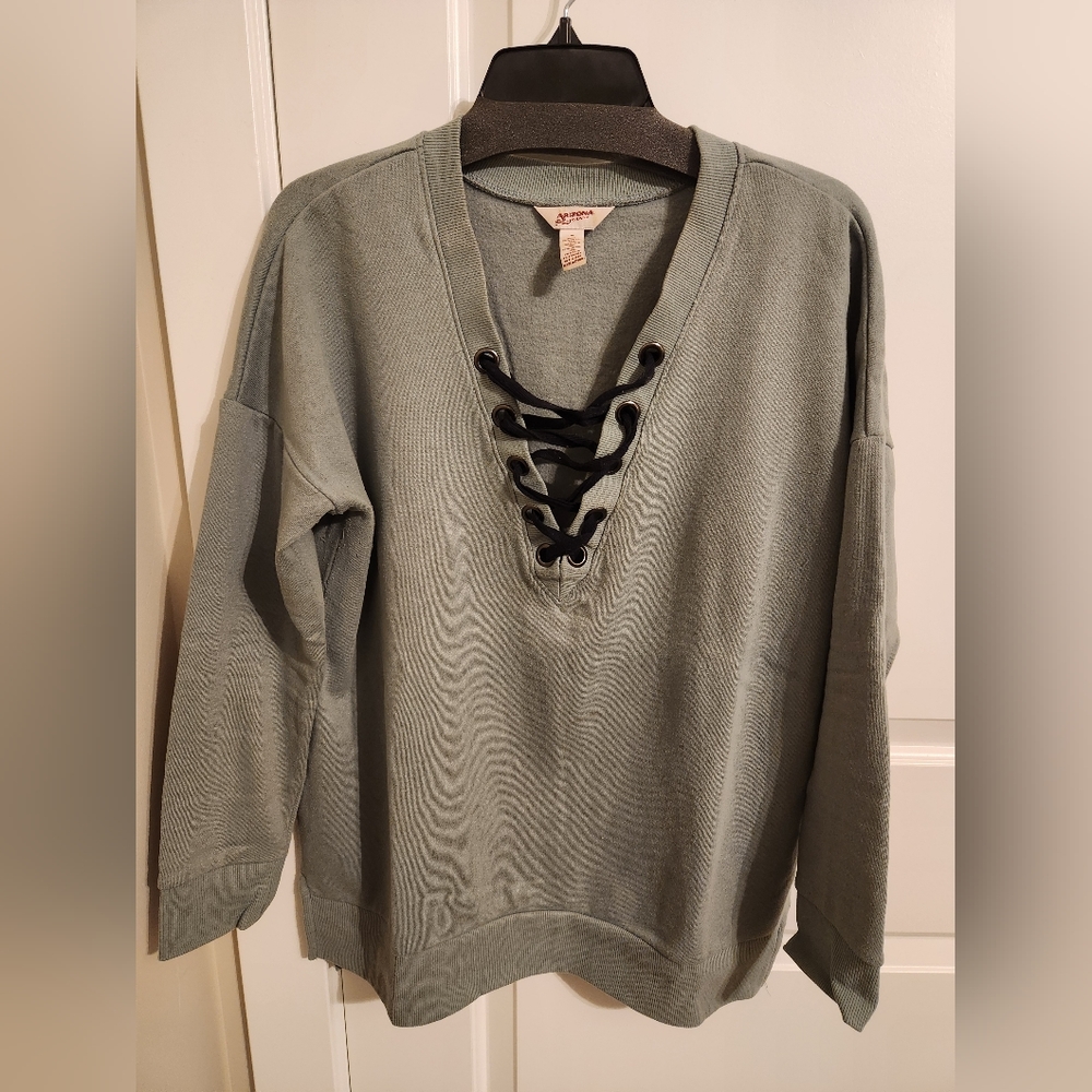 Lace-up sweatshirt